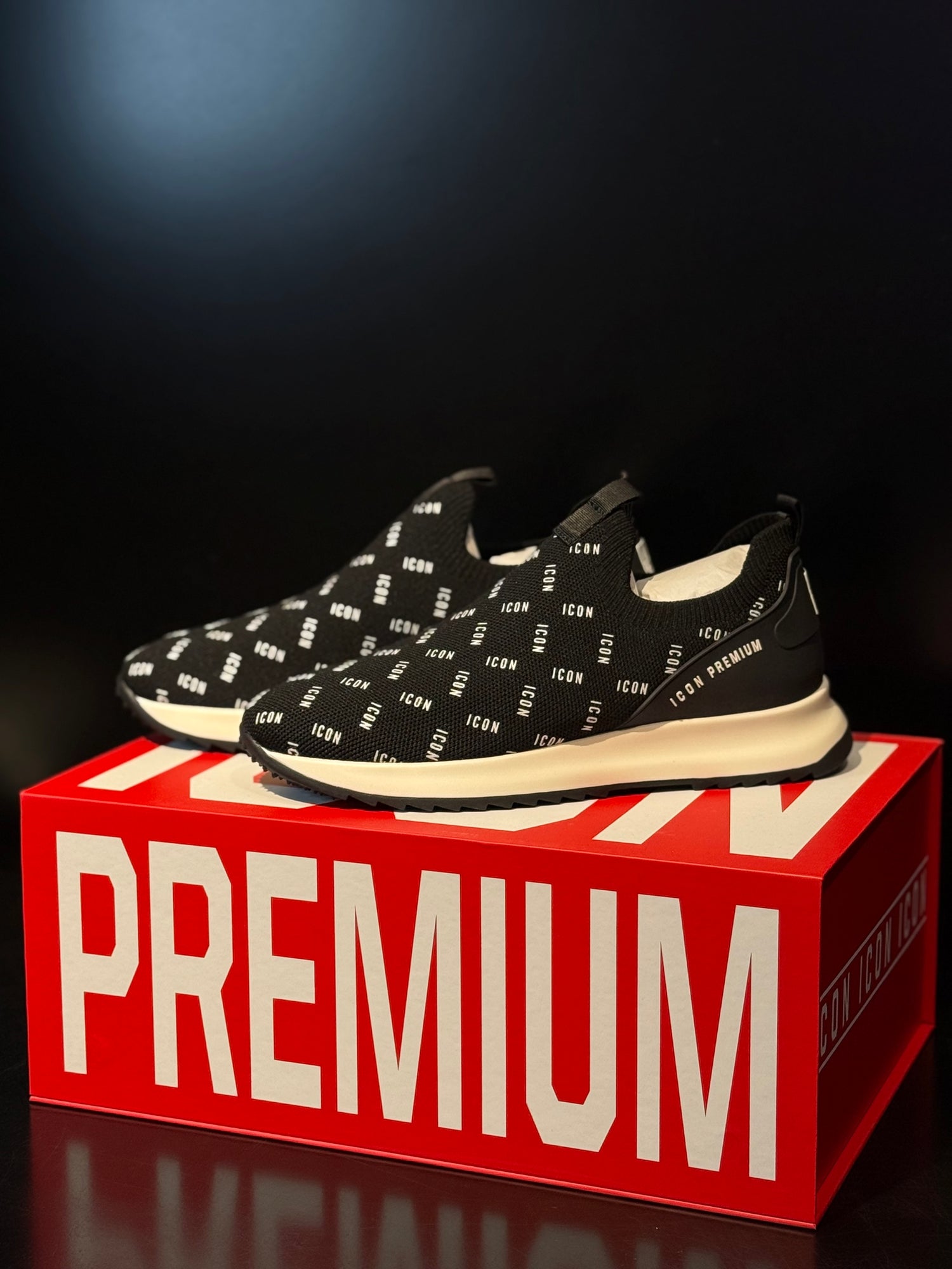 ICON SNEAKERS New edition Icon shoe, with the inscription Icon all over the shoe